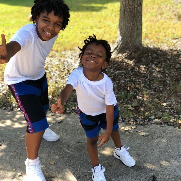 Momof2kingz 😘 - Picture 1 of 6